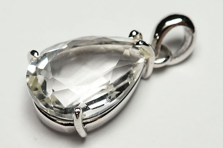 ロシアンレムリアンTMペンダントトップ　ロシア　ウラル産　ガイガーミネラル社正規品