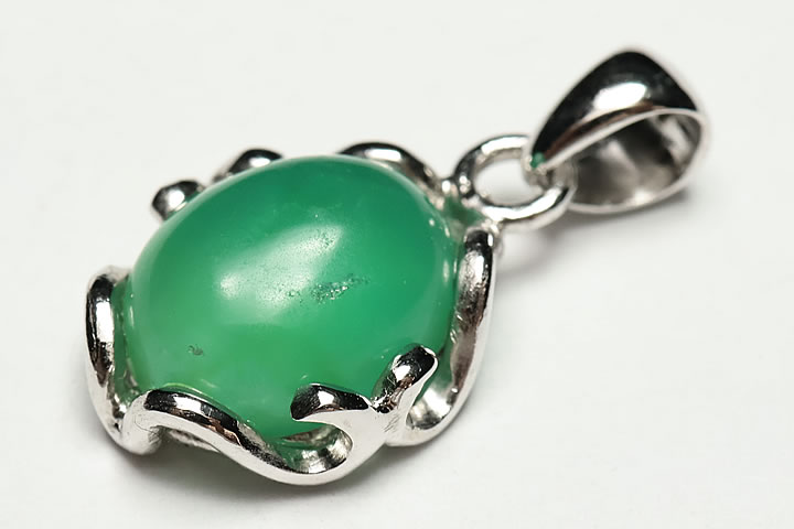 宝石質ジェムシリカペンダントトップ　ペルー産