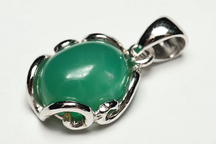 宝石質ジェムシリカペンダントトップ　ペルー産