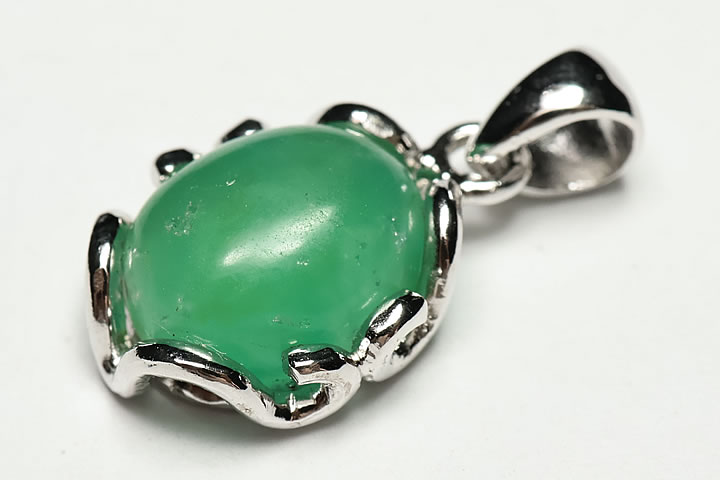 宝石質ジェムシリカペンダントトップ　ペルー産