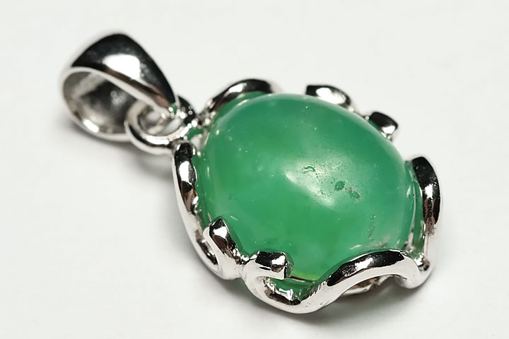 宝石質ジェムシリカペンダントトップ　ペルー産