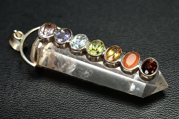 ヒマラヤ水晶磨きポイント チャクラペンダントトップ