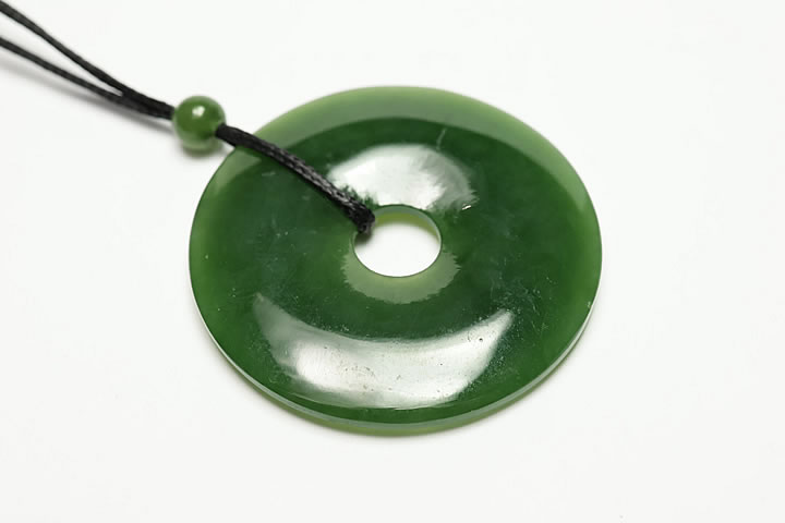 カナダジェード ドーナツペンダント