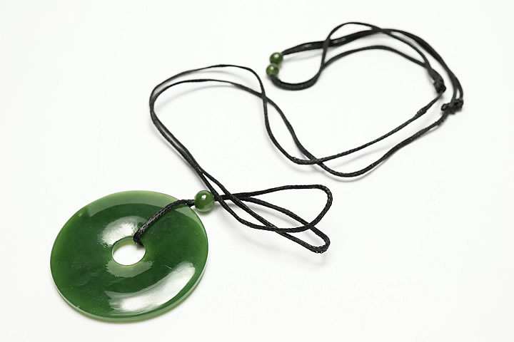 カナダジェード ドーナツペンダント