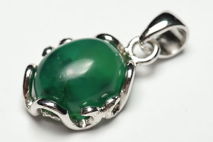 宝石質ジェムシリカペンダントトップ　ペルー産