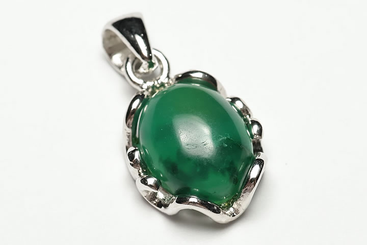 宝石質ジェムシリカペンダントトップ　ペルー産