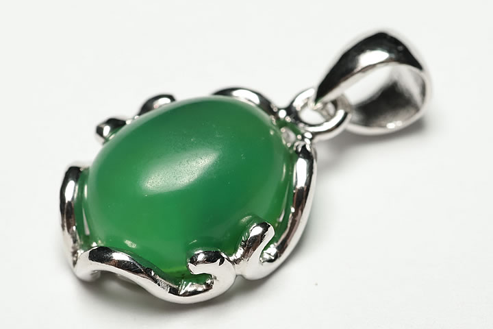 宝石質ジェムシリカペンダントトップ　ペルー産