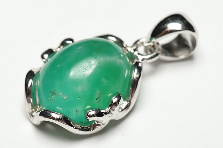 宝石質ジェムシリカペンダントトップ ペルー産