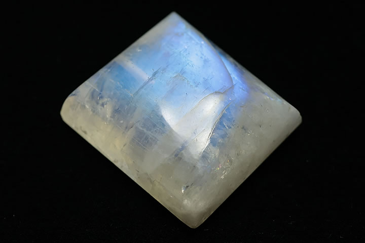 16.4ct 最高級ブルームーン カボションルース