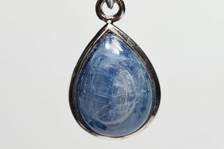 カイヤナイト ティア ペンダントトップ