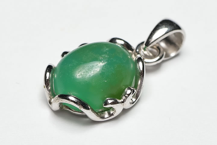 宝石質ジェムシリカペンダントトップ　ペルー産