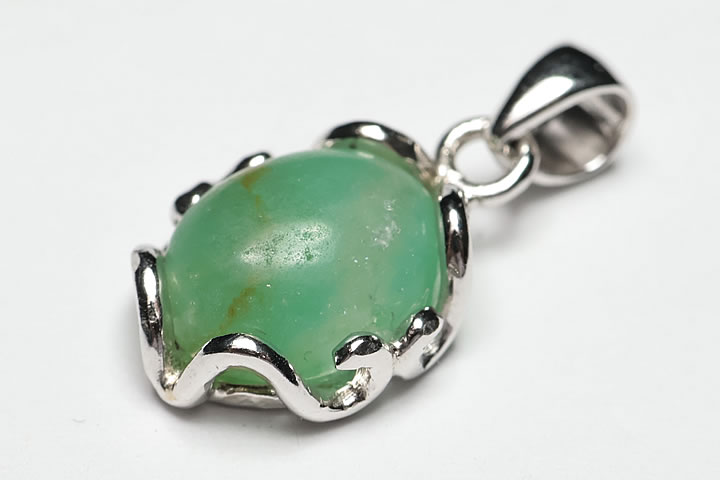 宝石質ジェムシリカペンダントトップ　ペルー産