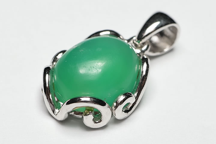 宝石質ジェムシリカペンダントトップ　ペルー産