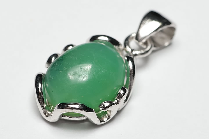 宝石質ジェムシリカペンダントトップ　ペルー産