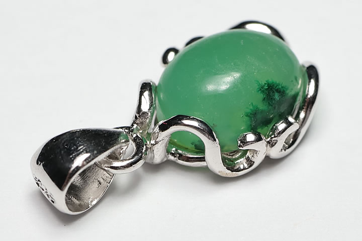 宝石質ジェムシリカペンダントトップ　ペルー産