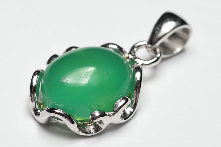 宝石質ジェムシリカペンダントトップ　ペルー産