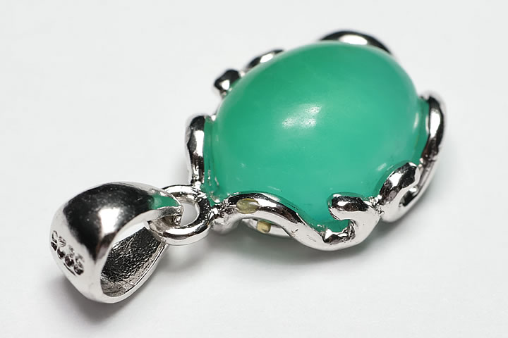 宝石質ジェムシリカペンダントトップ　ペルー産