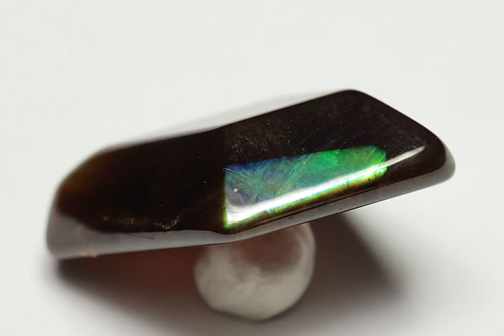 6.31ct 奈良県天川村産 レインボーガーネットジェムグレードルース 日本加工