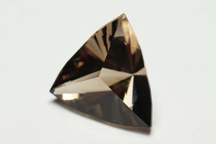 5.28ct 滋賀県大津市産 煙水晶(スモーキークォーツ)ルース 原石付 (日本の職人シリーズ)