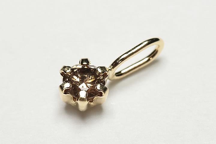 K18YGダイヤモンドペンダントトップ 0.08ct 高品質グレード 国内加工品