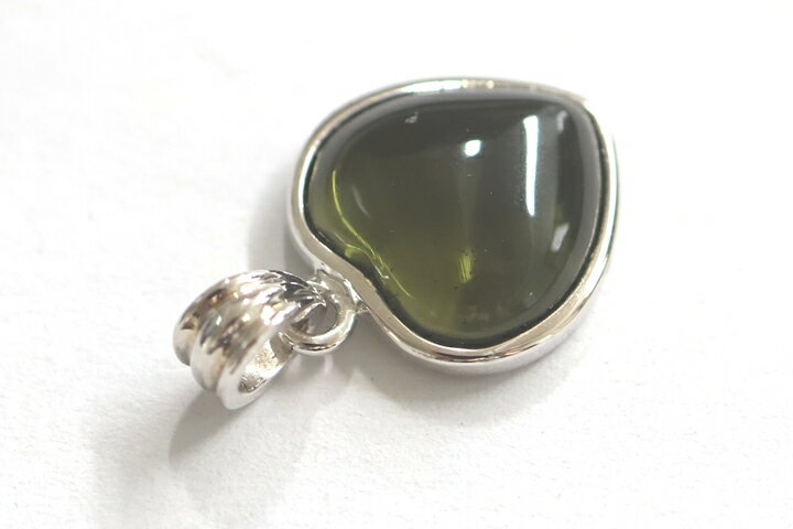 モルダバイトハートトペンダントップ