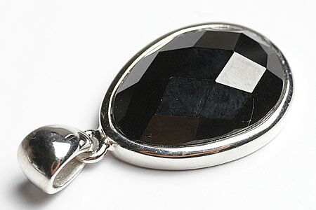 ブラックスピネルカットペンダントトップ