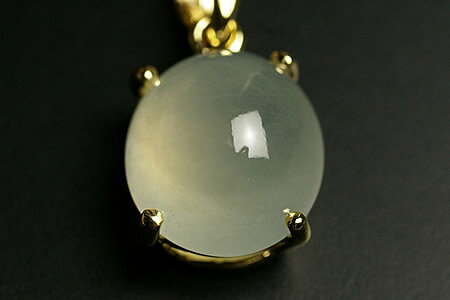 宝石質ホワイトヒスイペンダントトップミャンマー産　K14金