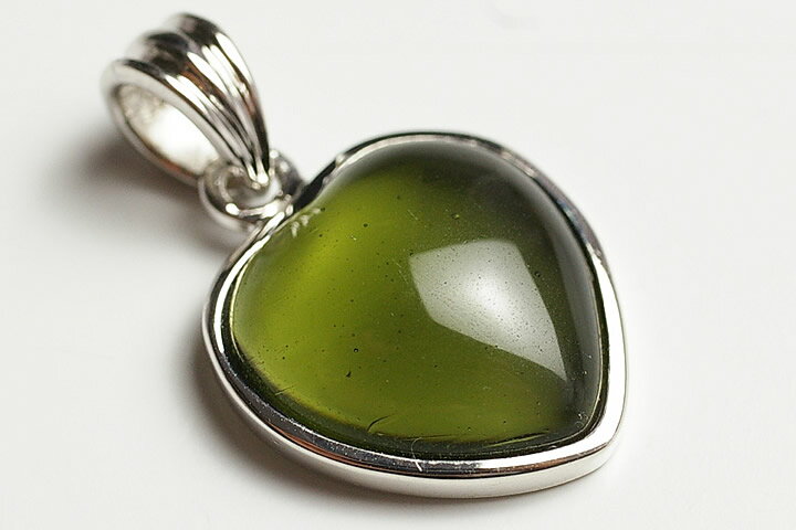 モルダバイトハートトペンダントップ