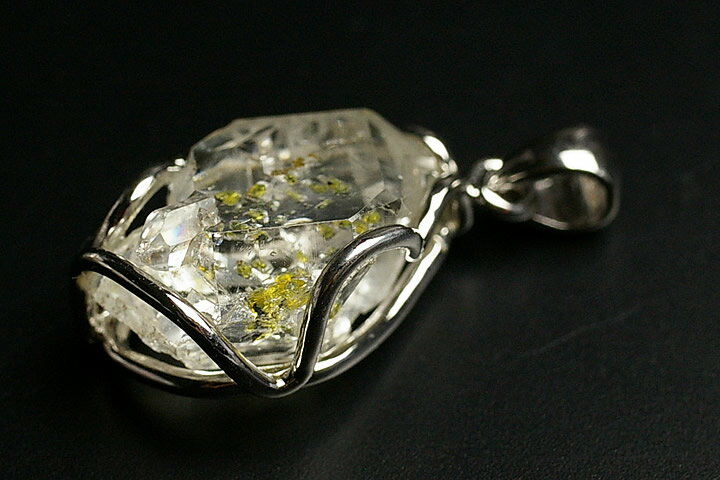 オイルクォーツペンダントトップ　プレミアムグレード