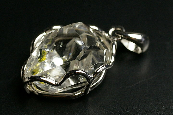 オイルクォーツペンダントトップ　プレミアムグレード　パキスタン産