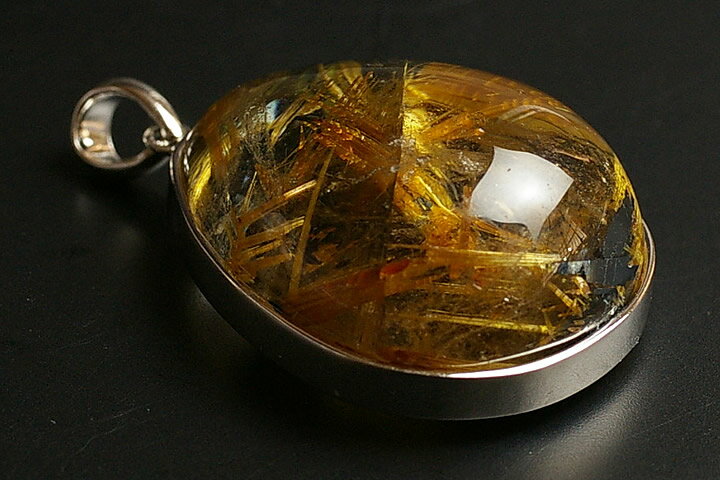 太陽ルチルペンダントトップ　プレミアムグレード