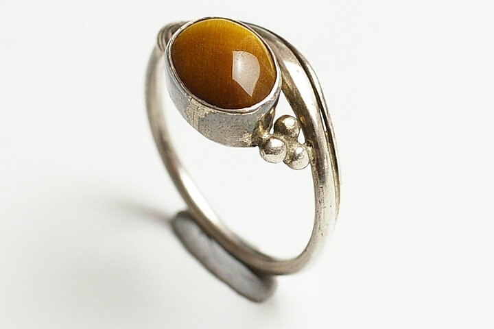 トラメのリングです。リング部分はシルバー製となっております。 リング部分：12号 トップ部分：0.8×0.6×0.5cm　