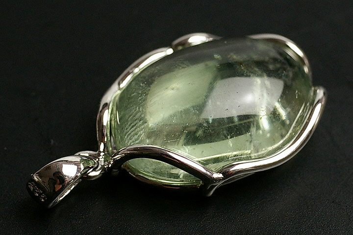 グリーンアメジスト（プラシオライト）ペンダントトップ