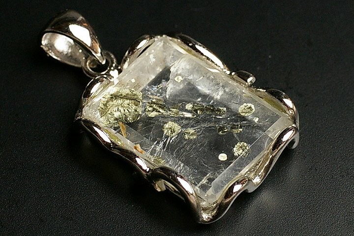 パイライトインクォーツペンダントトップ　最高級品
