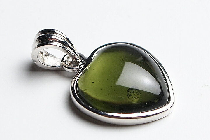 モルダバイトハートペンダントトップ
