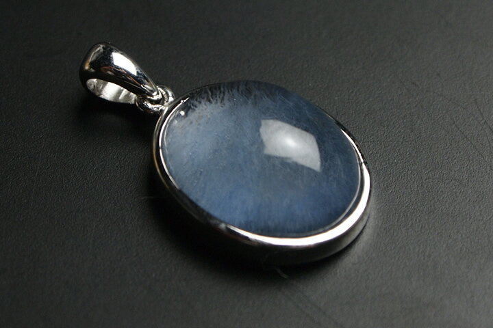 ブルーガーデンクォーツ(デュモルチェライトインクォーツ)ペンダントトップ　プレミアム