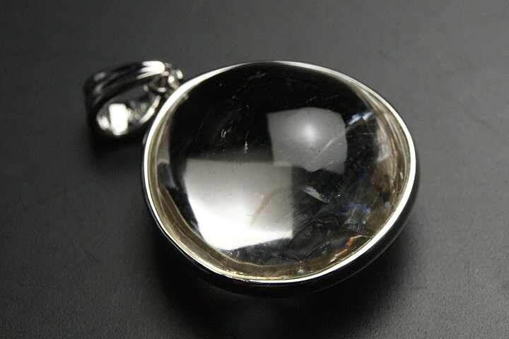 天然レインボークォーツペンダントトップ マダガスカル産