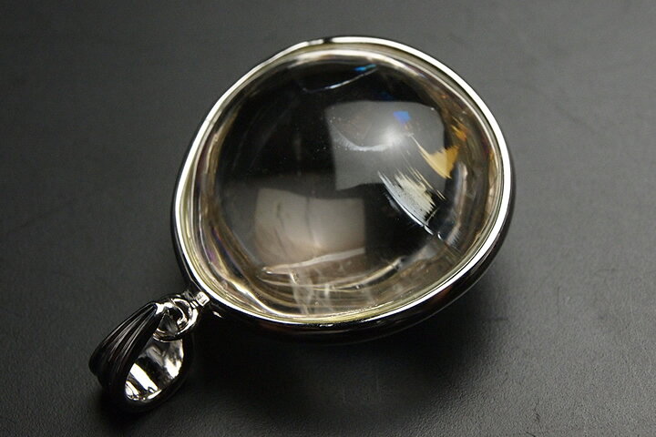 天然レインボークォーツペンダントトップ マダガスカル産