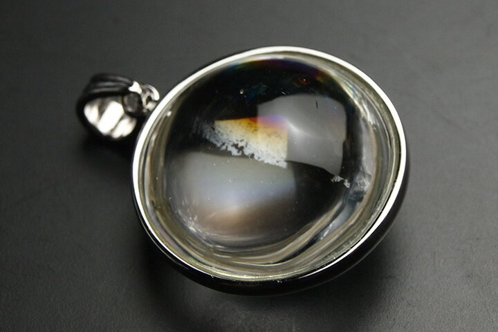 天然レインボークォーツペンダントトップ マダガスカル産