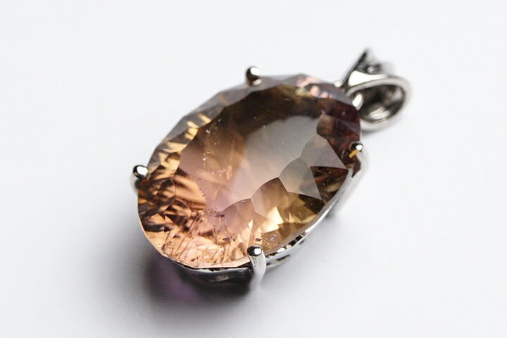 プレミアムグレードアメトリカットペンダントトップ　ボリビア産