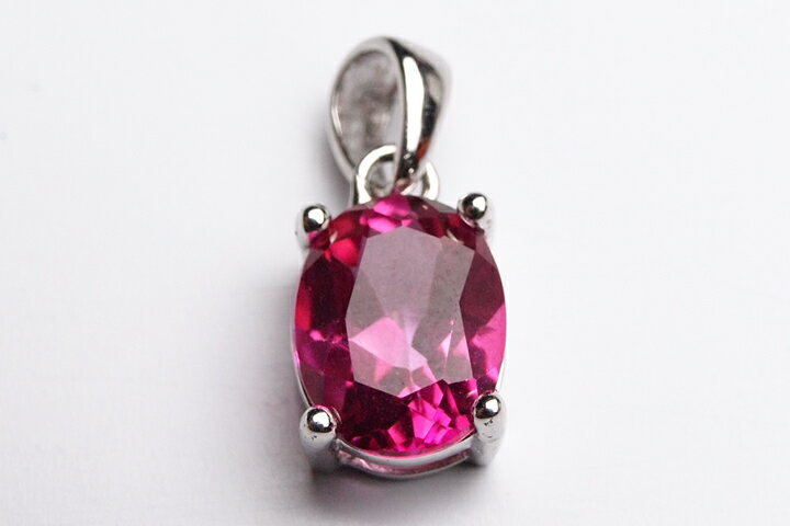 最高級品　ピンクトパーズオーバルカットペンダントトップ ブラジル産 0.9×0.7×0.5cm