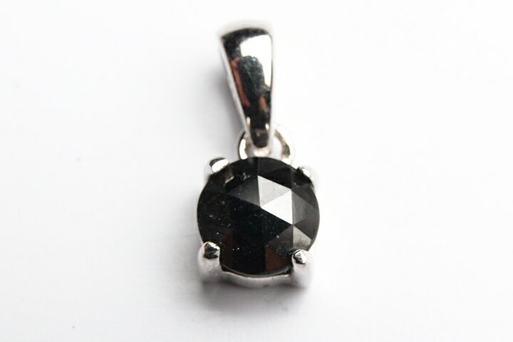決算記念品ブラックダイヤモンドカットペンダントトップ　0.65ct