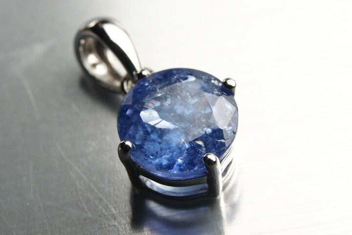 タンザナイトペンダントトップ 宝石質グレード