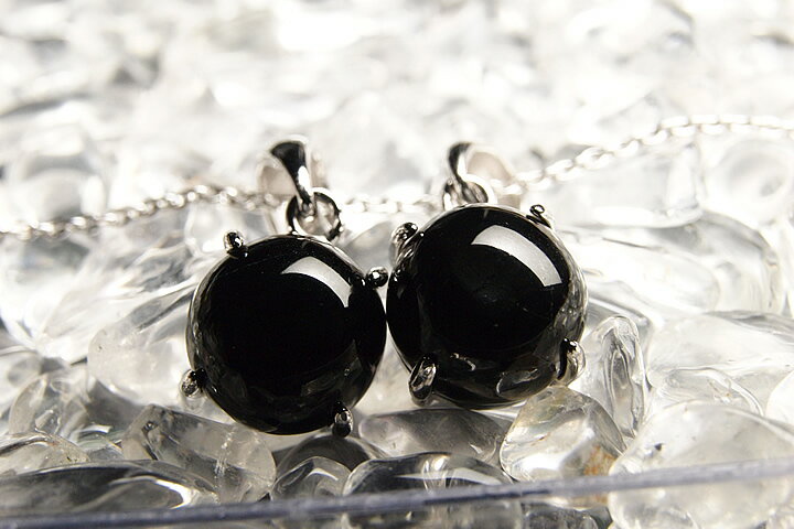 宝石質ブラックスター　ラウンド　ペンダントトップ　トップ部分:0.9×0.9×0.7cm