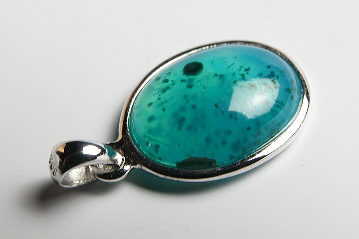 アメリカ　アリゾナ州産　ジェムシリカペンダントトップ ジェムグレード