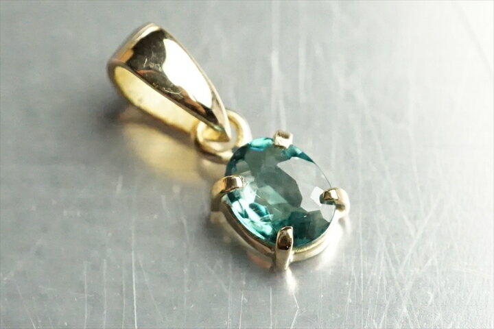 グランディディエライトペンダントトップ　18金加工　マダガスカル産　0.25カラット