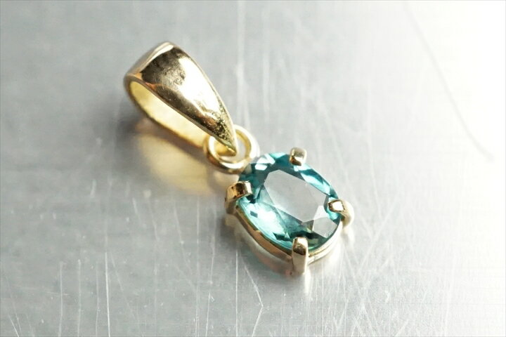 グランディディエライトペンダントトップ　18金加工　マダガスカル産　0.25カラット