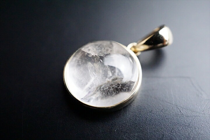 トップ部分:約1.1×1.1×0.5cm 6.30ct こちらは透明感のあるタイプでございます。そしてとにかくサイズがかなり大きい超レアタイプのペンダントでございます。 ※ブラジル産　