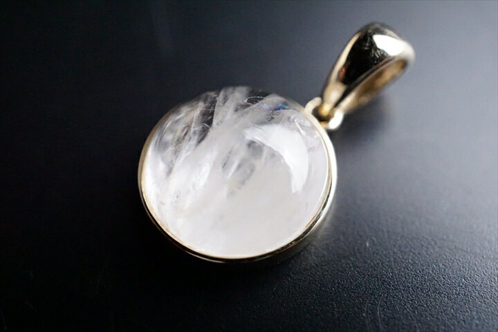 トップ部分:約1.1×1.1×0.6cm 6.20ct こちらは透明感のあるタイプでございます。そしてとにかくサイズがかなり大きい超レアタイプのペンダントでございます。 ※ブラジル産　