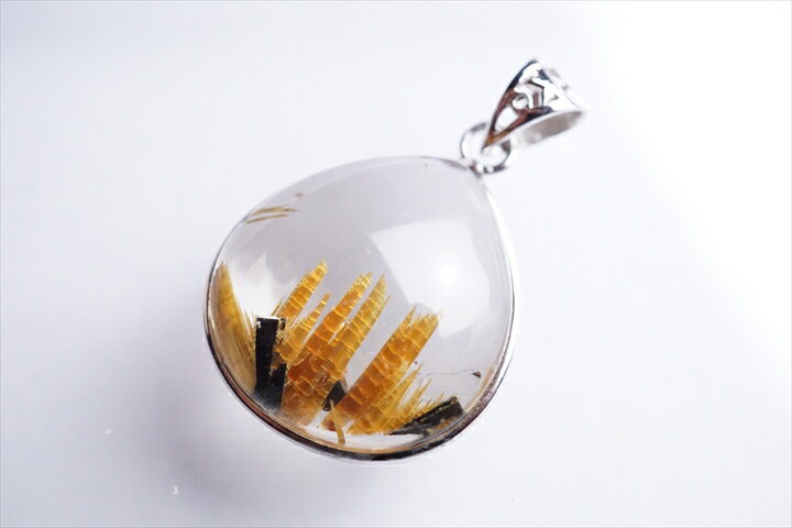 太陽ルチルペンダントトップ　ファイナルグレード